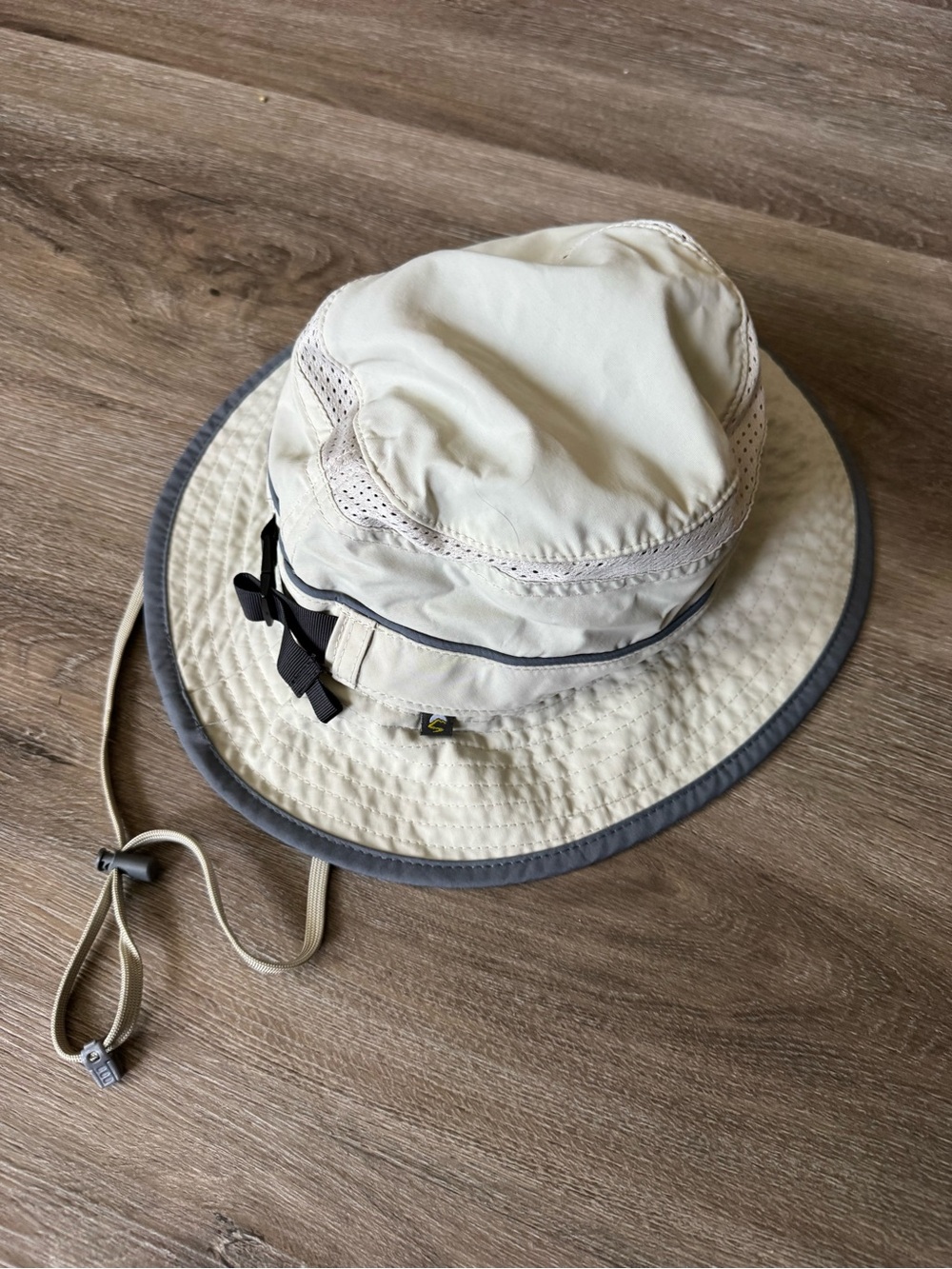 Sunday Afternoons Stowable Bucket Hat in Tan Size Medium